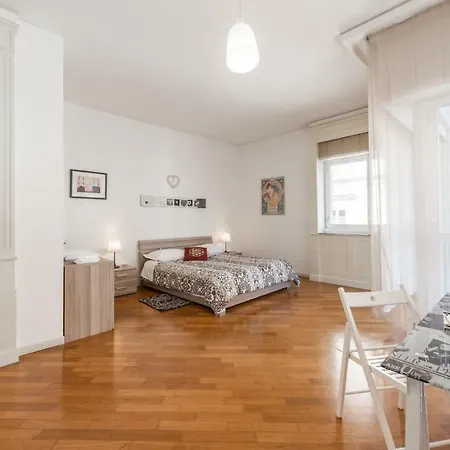 Black&white - Youtown Appartement *
