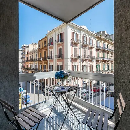 Black&white - Youtown Appartement *